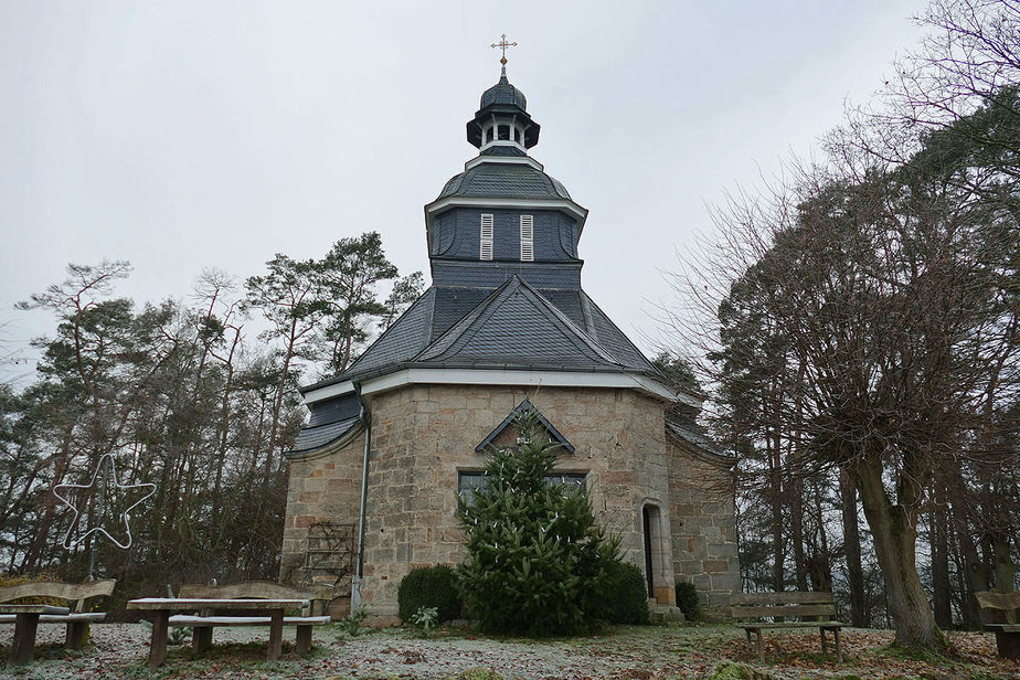 Aufstellung des Weihnachtsbaumes